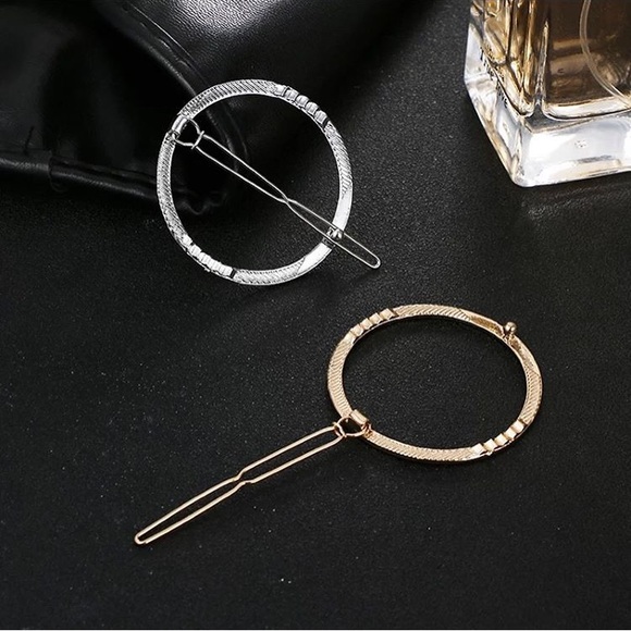 ⚜️[𝟯/$𝟭𝟴]⚜️Silver Round Simple Barrette NEW - Picture 6 of 9